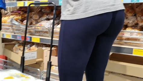 Candid Seethrough Cock Squeezing Leggings Of A Latina Stunner In A Shopping Mall Hotntubes