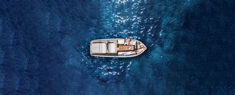 GoBoat Cruise - luxury electric boats with a captain - GoBoat Denmark