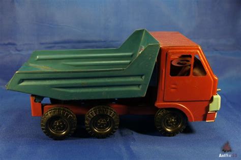 Жестяной самосвал МАЗ СССР 1978 ВВН игрушка