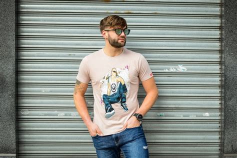 Urban Nude T Shirt G Low Camisetas