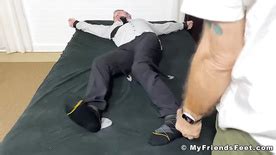 Vídeos Porno Gay Rapaz Amarrado Fodendo Vizinho Tarado Gostoso Cnn Amador