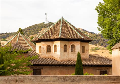 Granada Alhambra Scavenger Hunt And Sights Self Guided Tour