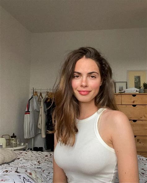 White Tank Top Nudes Clothedwomen NUDE PICS ORG