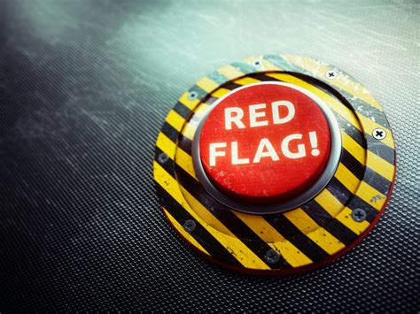 40 Red Flags in a Relationship (Full List)