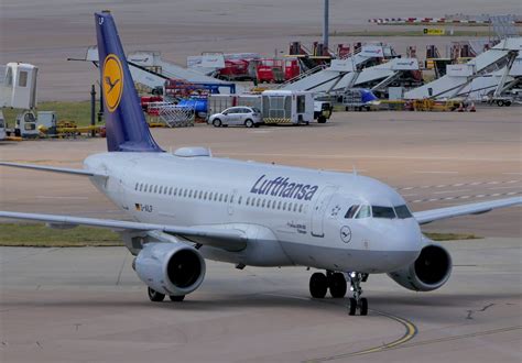 Lufthansa A Manchester Th July Russellharrylee Flickr