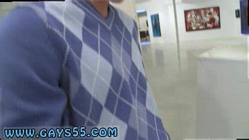 Sexo gay en público Vamos a cazar en el distrito de diseño y Dios debe XVIDEOS