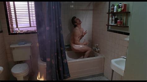 AusCAPS Jim Carrey Nude In Ace Ventura Pet Detective