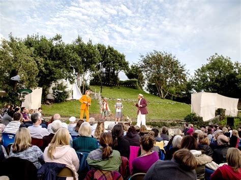 Applauding The Outdoor Theatre Columns
