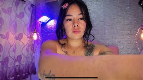 Busty Latina MILF Camshow