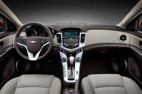 2013 Chevrolet Cruze Pictures - 195 Photos | Edmunds
