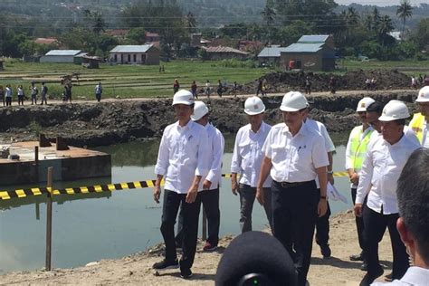 Foto Presiden Pengembangan Danau Toba Dilakukan Paralel