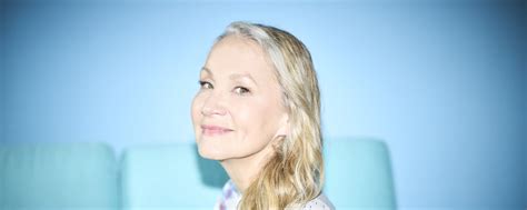 Review Joan Osborne Gets Reflective On The Pensive ‘nobody Owns You