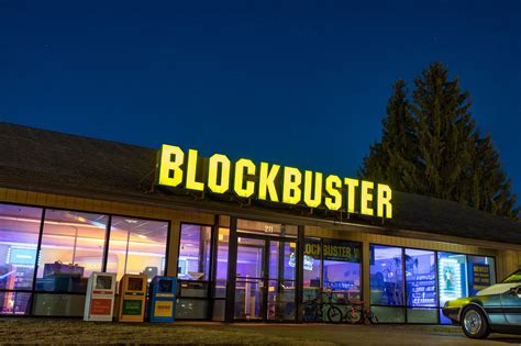 Sleep over inside the world’s only surviving Blockbuster store in Bend ...