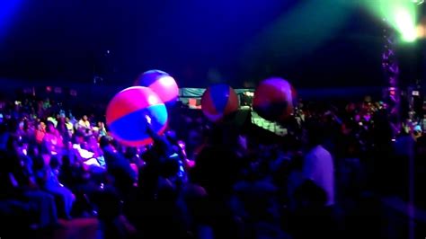 Universoul Circus Beach Balls!!!!! - YouTube