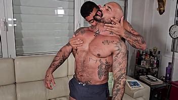 Papi Tatuado Musculoso Y Bien Follado Duro XVIDEOS