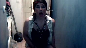 Clara se corre un huevo en su coño XVIDEOS