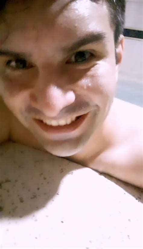 NAKED SPORT BOY IN KOREAN SAUNA SPA POOL ThisVid