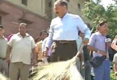 Swachh Bharat Abhiyan Pm Narendra Modi To Wield Broom To Give India A