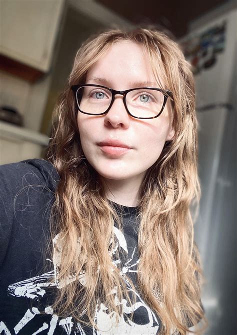 ‘Curtain Bangs’ are surprisingly helpful. : r/autism