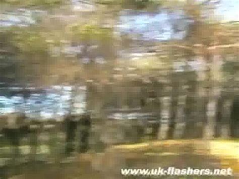 Morena sexy amateur Brys intermitente en público y voyeur amateur al aire libre XVIDEOS