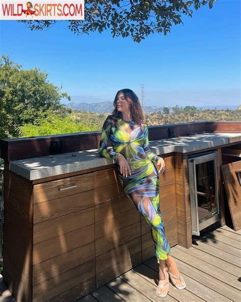 10 Hot Photos By Isis Valverde