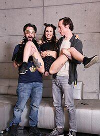 Inked Bimbo With Natural Tits Gets Properly Fucked In Threesome Photos Luna Lovely Tommy