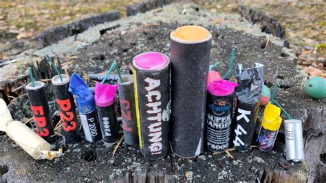 ПОДОРВАЛИ ПЕНЕК ПРИ ПОМОЩИ БОЛЬШИХ ПЕТАРД🔥 Взрываем Петарды в Пне💣 ...