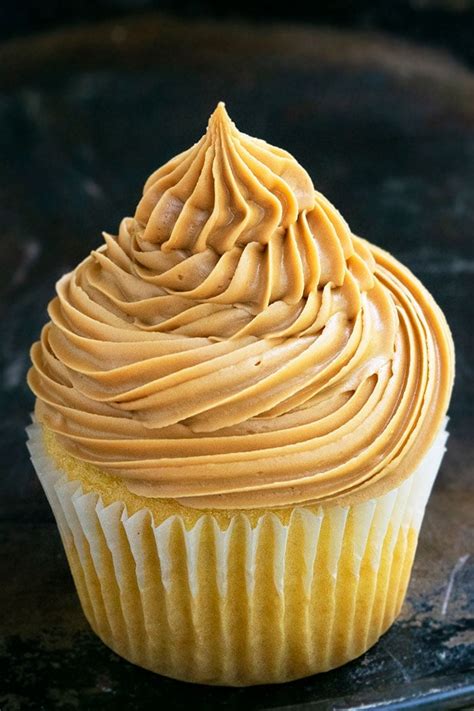 Caramel Frosting {3 Ingredients} - CakeWhiz