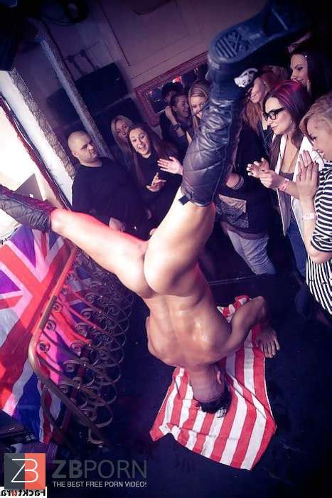 Real Stripp Demonstrate Of Bare DJ CFNM ZB Porn