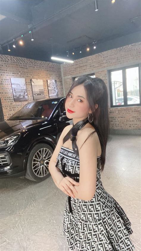 Hot girl Liên Quân lấn sân review xế hộp và những trái ngọt đầu tiên