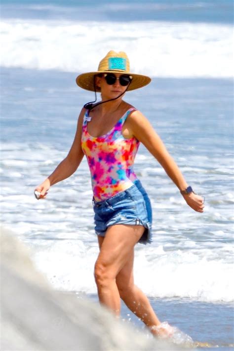 Kate Hudson 41 Flaunts Her Beach Body And Toned Legs In Trendy Tie Dye Swimsuit The Us Sun