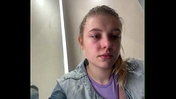 Follando anal en público XNXX