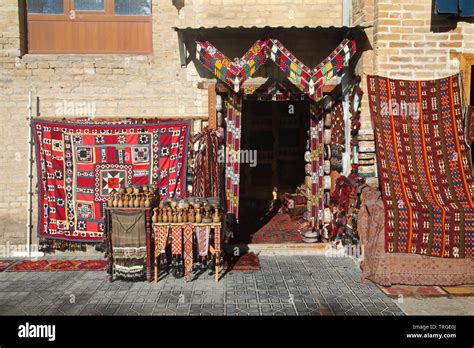 Uzbekistan bukhara souvenir souvenirs hi-res stock photography and ...