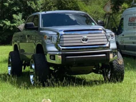 Toyota Tundra With X Hardcore Offroad Hc And R Toyo Tires Open Country M