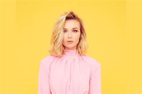 Каникулы Полины Гагариной: фанаты осуждают ее худобу и восхищаются ...