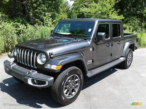 2020 Granite Crystal Metallic Jeep Gladiator Overland 4x4 138217036