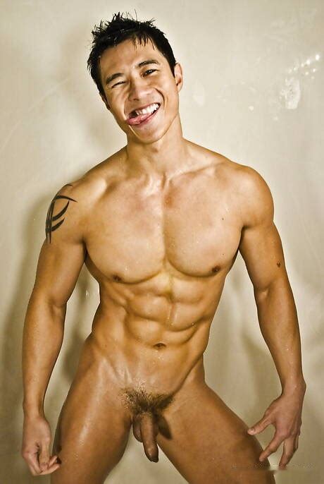 Asian Bodybuilder Peter Le Get Naked And Showing Nice Ass
