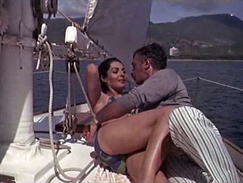 Naked Elsa Aguirre In El Matrimonio Es Como El Demonio