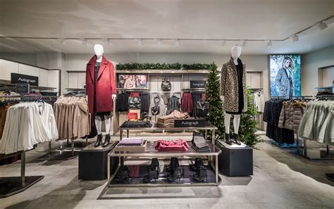 Marks & Spencer Opens First Shop in Beijing