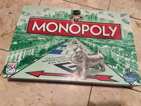 BRAND NEW SEALED Monopoly Board Game Classic With Cat Token Hasbro