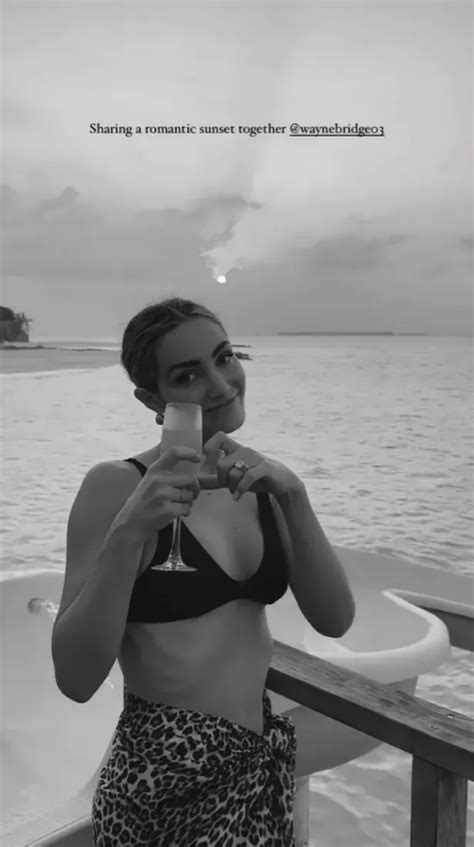 Loose Women S Frankie Bridge Sizzles In Teeny Bikini As She Shows Off Toned Figure Daily Star