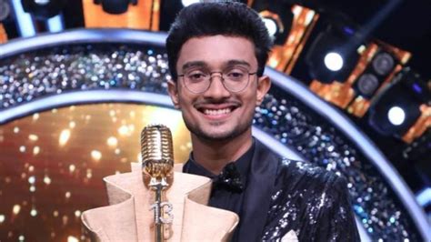 Indian Idol 13 Winner Rishi Singh Lifts Trophy Takes Home Car Rs 25