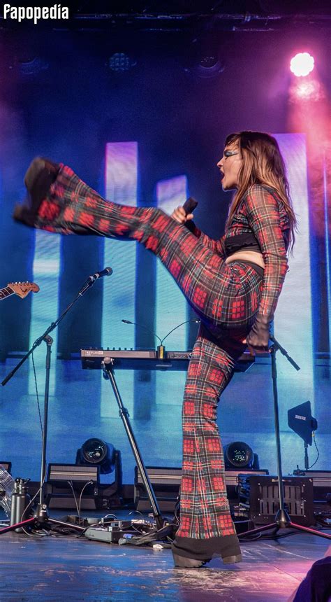 Lauren Mayberry Nude Leaks Photo 1211020 Fapopedia