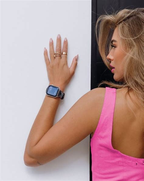 How To Wear A Watch Style Guide For Wearing Smart Watches