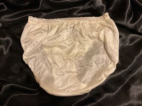 Vtg Hanes Her Way Nylon Hi Cut Ivory Bikini Panties Sz Silky Nylon Underwear Ebay