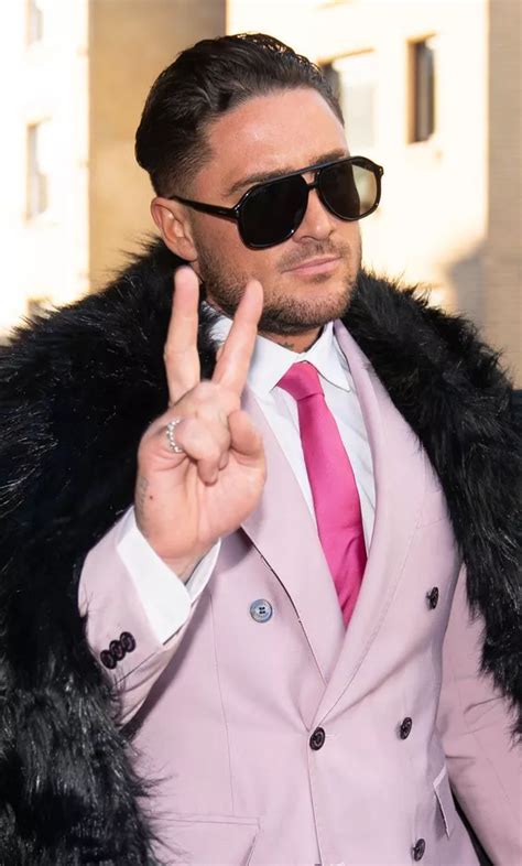 Stephen Bear Earned K On Onlyfans And Leaked Sex Tape With Love