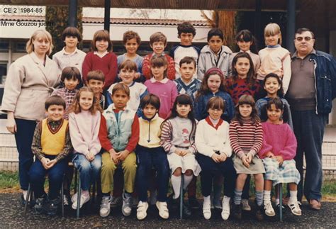 Photo de classe CE2 M CHATAIN à Bézis de 1984 école Bézis Copains d