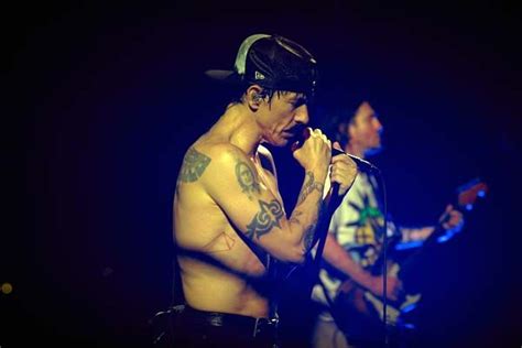 Red Hot Chili Peppers European Tour First Night Photos And Setlist Louder