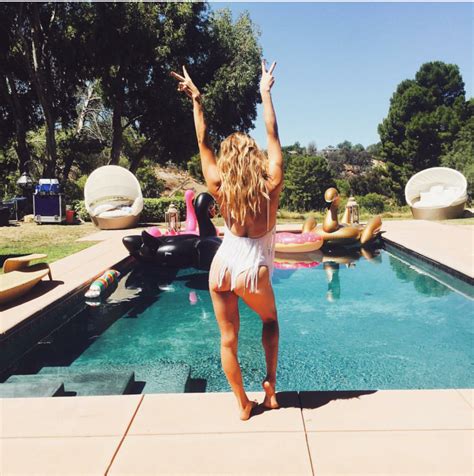 LeAnn Rimes Ass In A Bikini Of The Day DrunkenStepFather