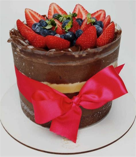 Chocolate Frutas Vermelhas Naked Cake